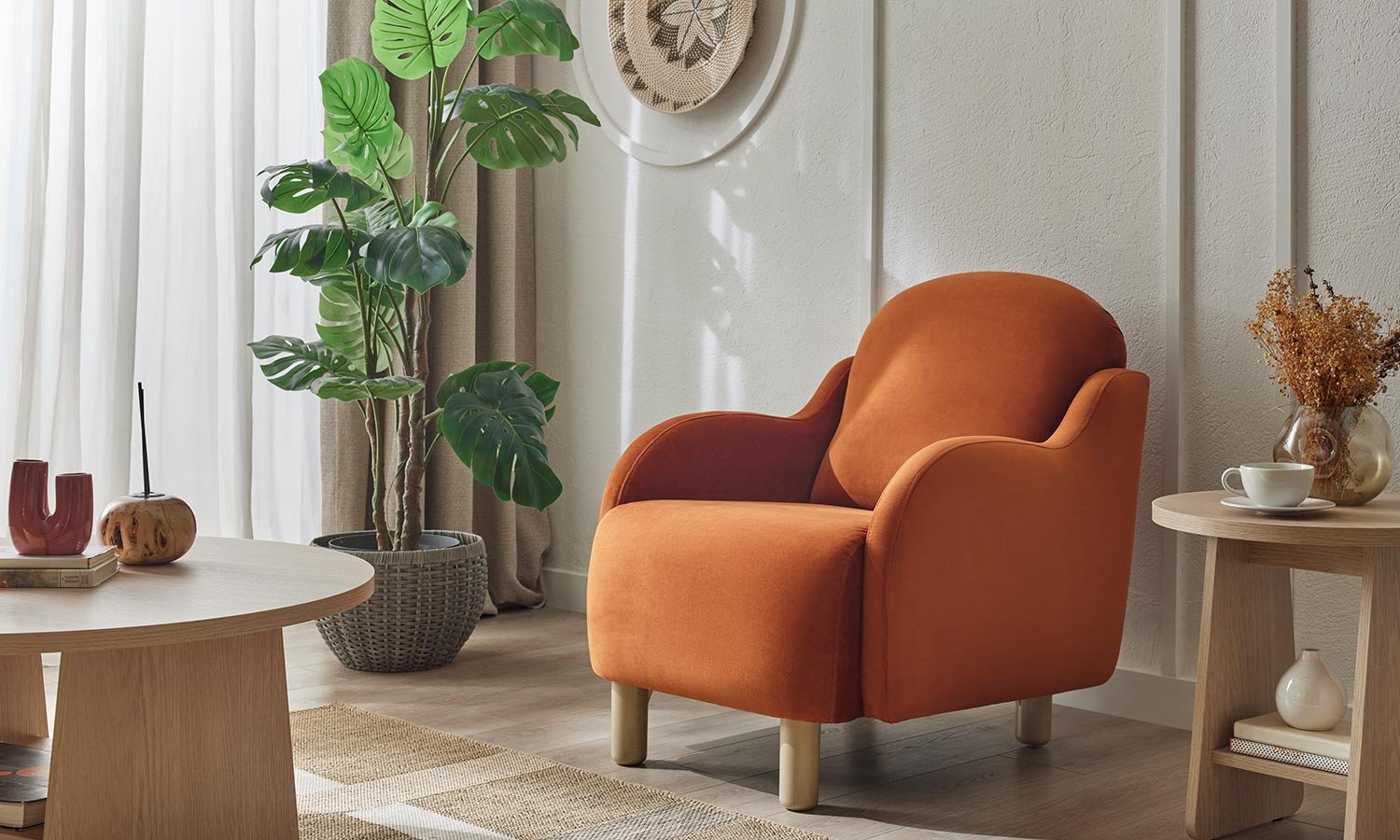 Fauteuil Mely en velours terracotta, pieds coniques